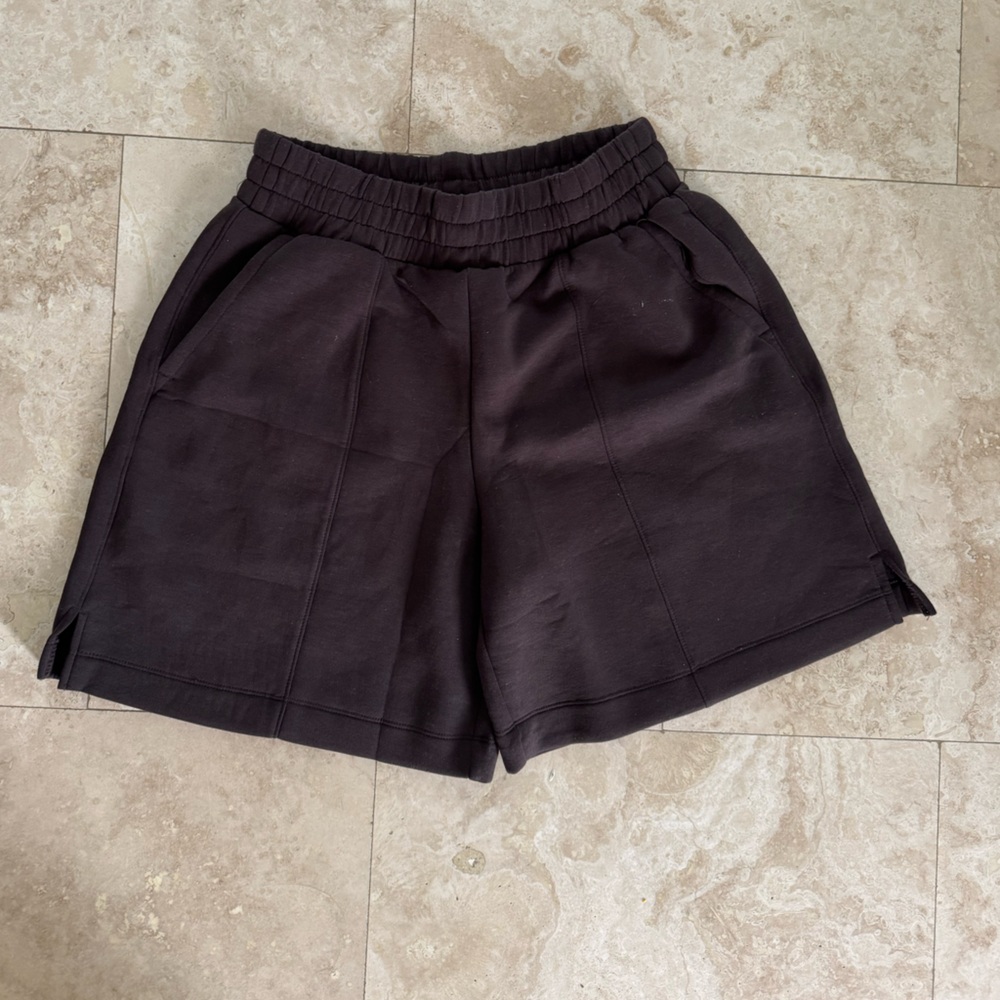 High-Waisted Bounce Fleece Shorts